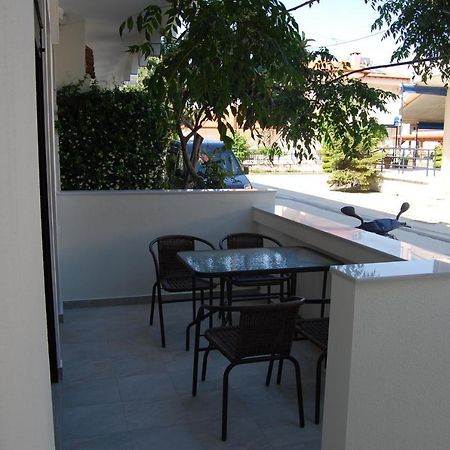 Giorgos Apartments Square Vrasná Esterno foto