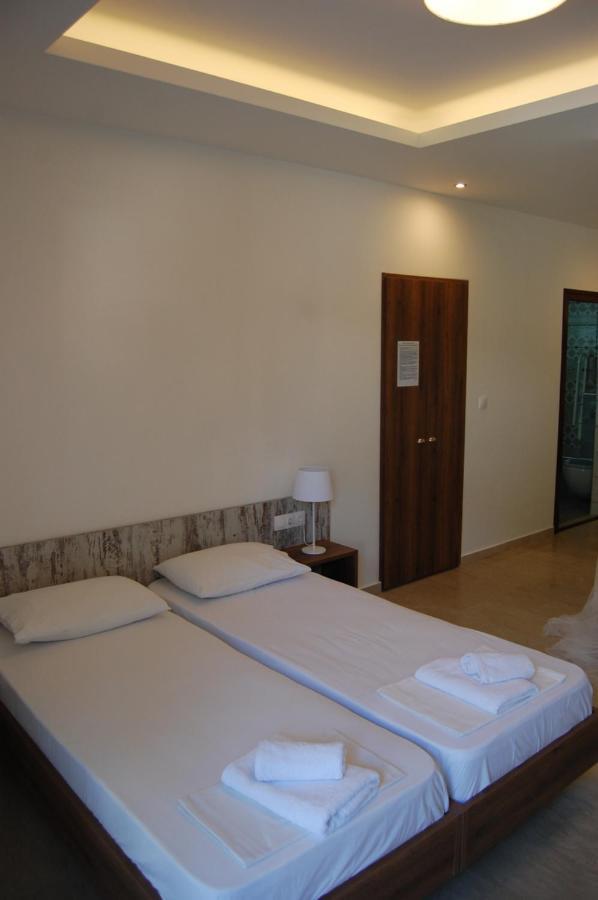 Giorgos Apartments Square Vrasná Esterno foto